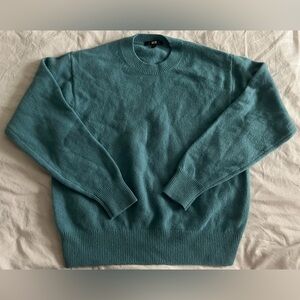 Uniqlo Teal Crewneck Sweater